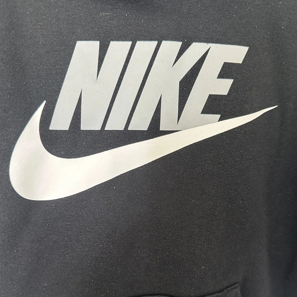 Nike Kids Black Hoodie in size 6 - Picture 2 of 4